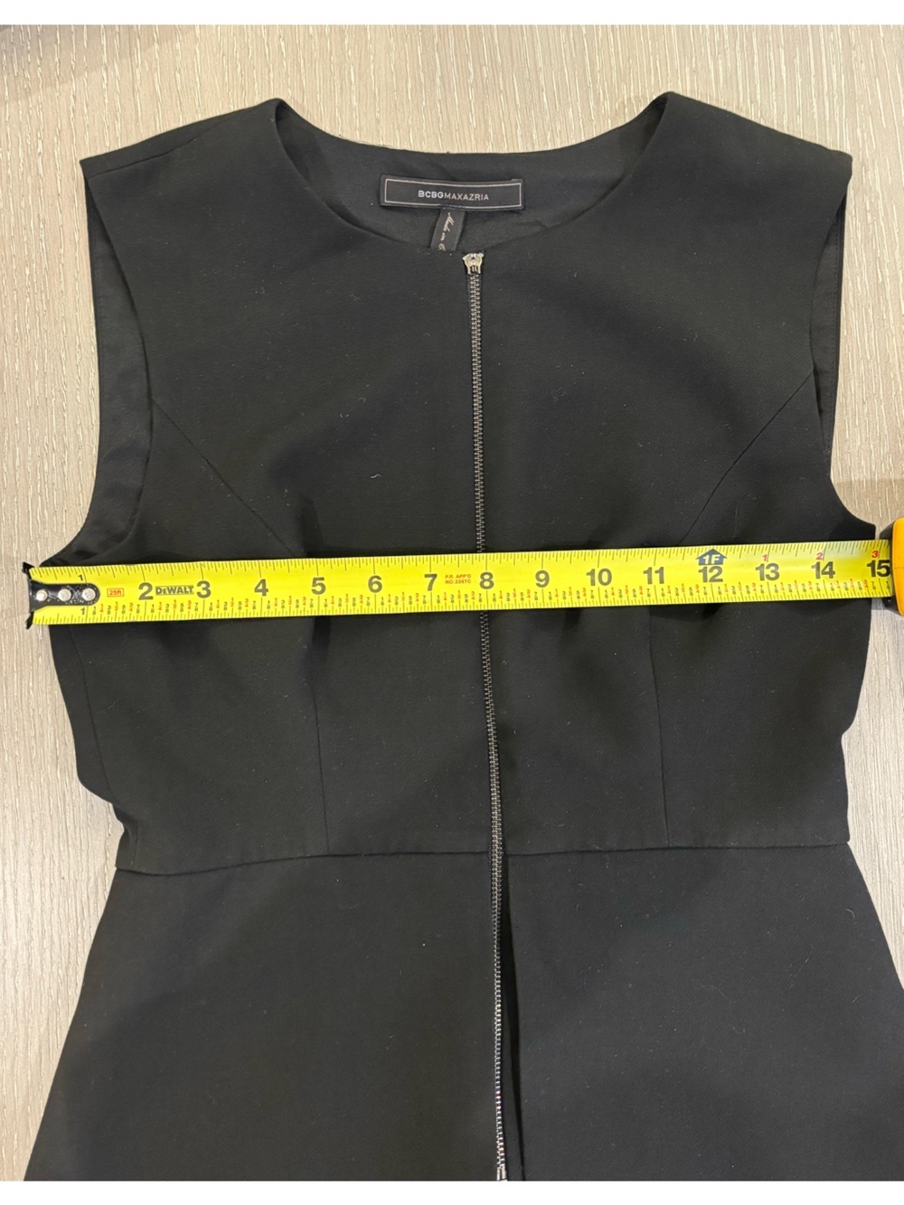 BCBGMaxAzria Black Sleeveless Zip-Front Top - Picture 8 of 9